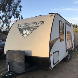 2017 Micro Minnie Travel Trailer Winne Bagpipes RV Self Contain 