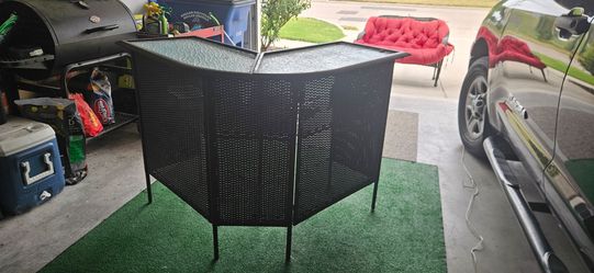 Outdoor bar