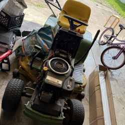 John Deere Riding Lawnmower