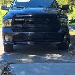 2017 Ram 1500  5 7