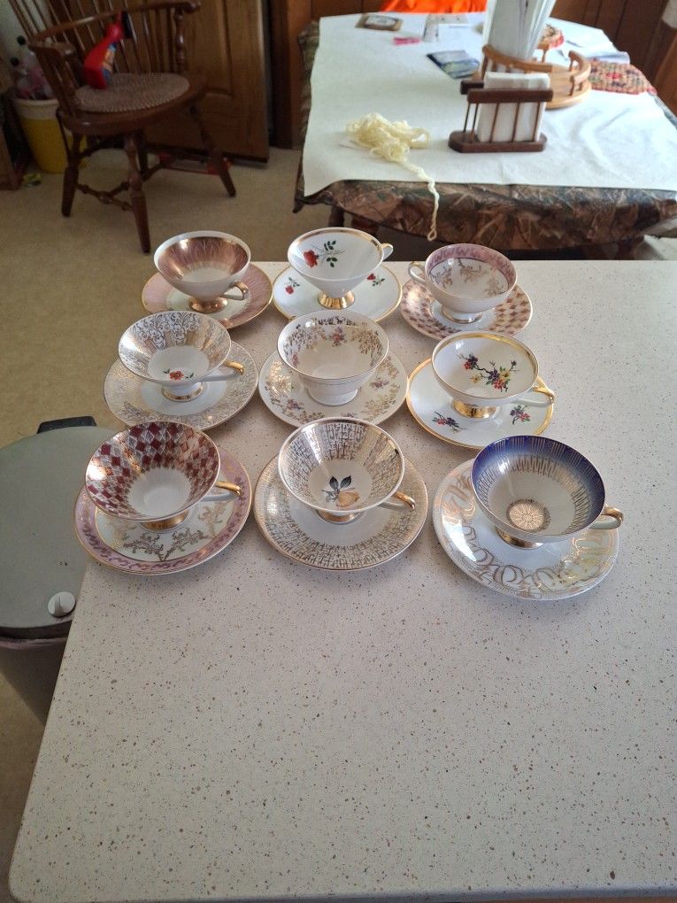 Authentic BAVARIAN (U.S. Zone) 9 Piece fine dining cup and saucer set dated approx. 1948 as told to me by my 98 year old Aunt.