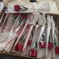 Flowers made of furry wire