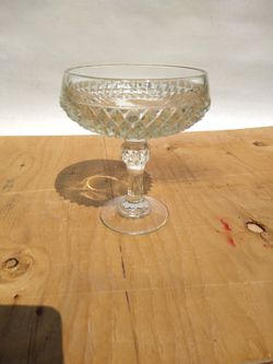 Very Beautiful Crystal Centerpiece, Great With Fruit Or Snacks. 