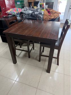 Dining table with 2 chairs