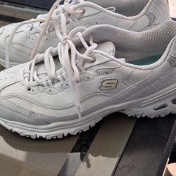 Sketchers Women’s 8 Like new 