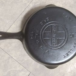 Griswold Cast Iron Skillet #5 724 for Sale in Pittsburgh, PA - OfferUp