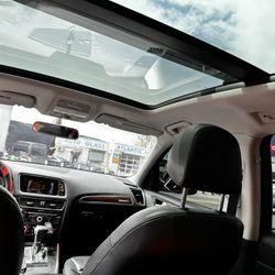 Audi Q5 ,black 2015 Beautiful !