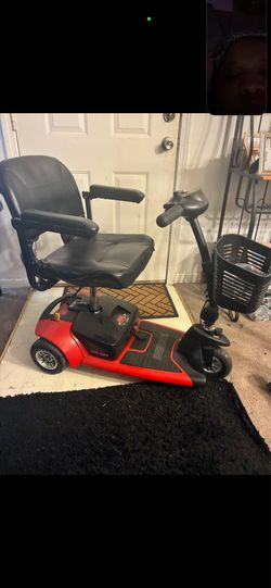 Mobile electric scooter