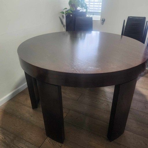 Studio H Holly Hunt Table