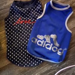 2 Preowned dog PCs size M ( my dogs 25 lbs) in good condition . located Off lake mead and simmons area asking $5 for both 