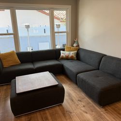Sectional Sofa With Ottoman/table