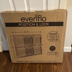 Baby/ Pet Gate-brown 