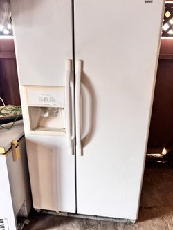 MOVING SALE Refrigerator Kenmor