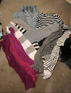 Maternity clothes - lots of summer dresses - size small medium