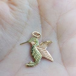 10k Gold Hummingbird Pendant