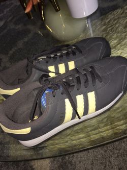 Adidas Sneakers