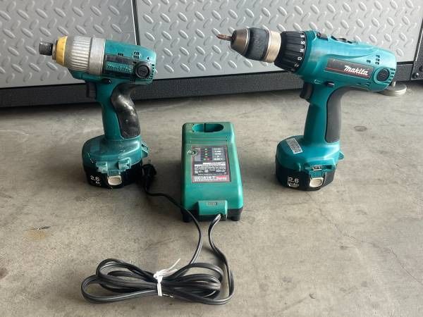 └➤➤➤ Makita Drill & Impact Driver | Model: 6337D & 6935FD w/ Batteries