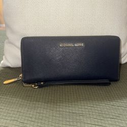 Large Michael Kors Continental Wallet/wristlet