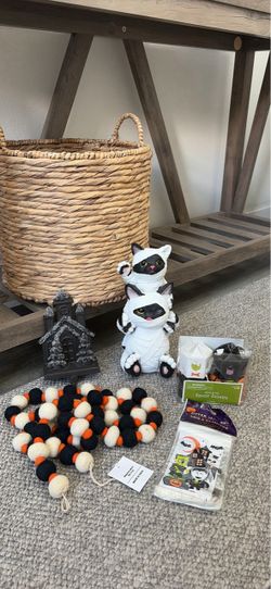 Bundle Halloween decor