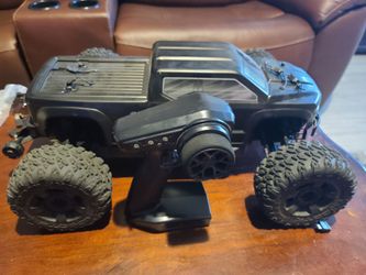 big rock  3s and it has new body... ready to run with battery no charger