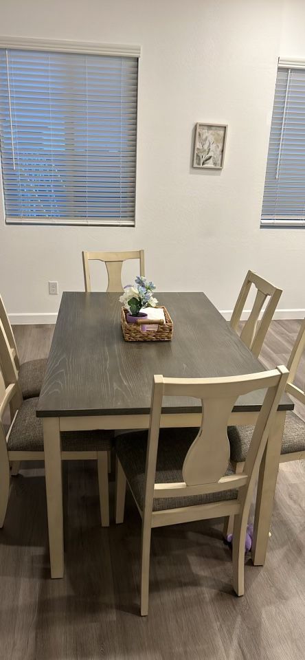 AFW Dining table 