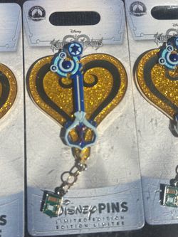 Disney Kingdom Hearts Spellbinder pin