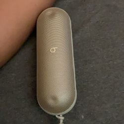 Beats Pill 