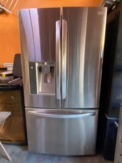 LG REFRIGERATOR FRENCH DOOR STAINLESS STEEL, 36"W. FREE DELIVERY AND INSTALLATION