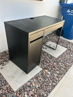 Computer table
