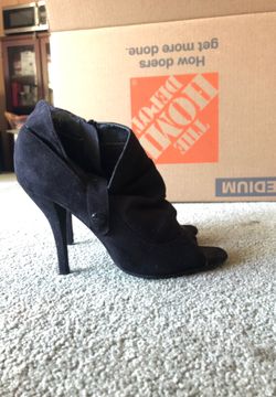 HEELS size 7.5