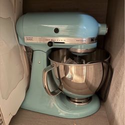 Kitchen Aid mixer With Food Processor Attachments 