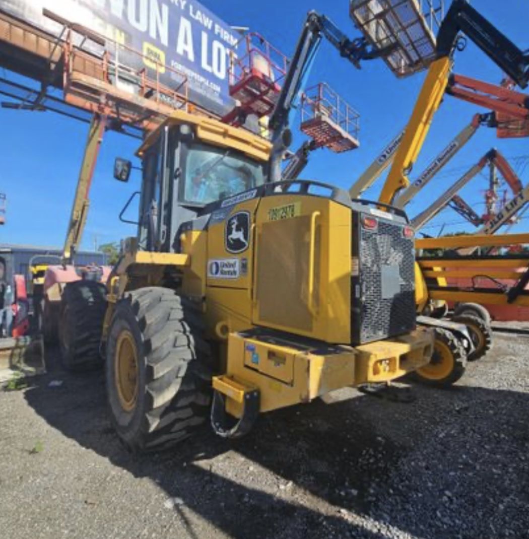 John Deere 544L 3yd Loader