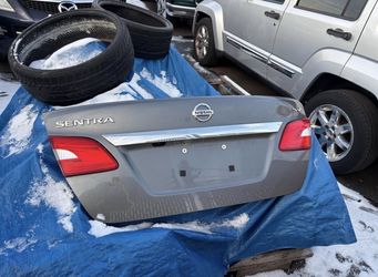 17 Nissan Sentra rear trunk & bumper
