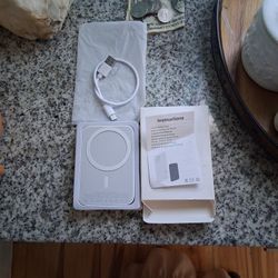 Batery Pack Magnetic  For I Phone New. $6.00