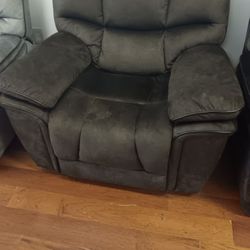 *Manager's Special!!!*---Floor Model Barcelona Brown Fabric Reclining Chairs---Now $299!!!---Delivery/Store Pickup🫡