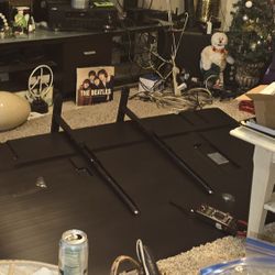 I'm  Looking For A Repair Guy.. Help  75 " Crystal Led. 8000 Series.