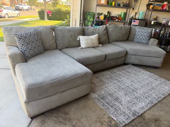 Large Gray Fabric Sectional Sofa with Chaise