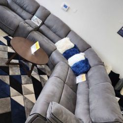 *Weekend Special!!!*---Stunning Alejandra Gray Microfiber Reclining Sectional Sofa---Delivery And Financing Available🤭