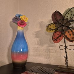 Vase And/or Flower Nw 215/Lone Mountain