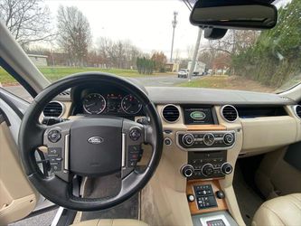 2016 Land Rover LR4 Thumbnail