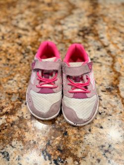 Merrell Toddler shoe 9c