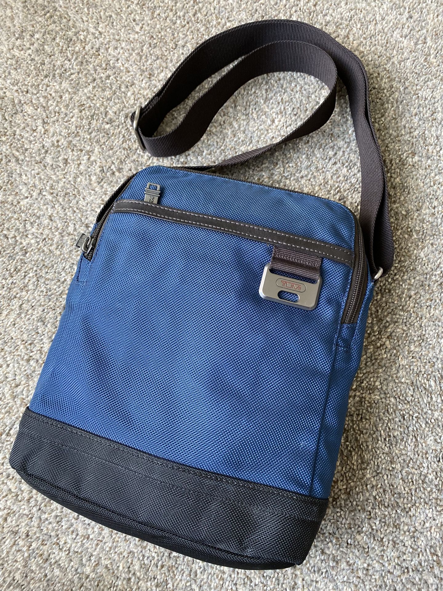 TUMI SHOULDER BAG 