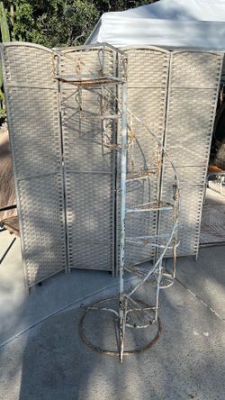 Antique Spiral Plant stand 5’ tall