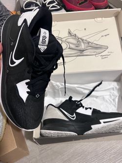 Kyrie low 5s (size 11) original box!
