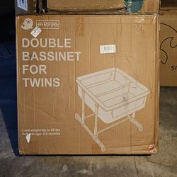 Twin Bassinet. Bedside Bassinet, Baby Bed