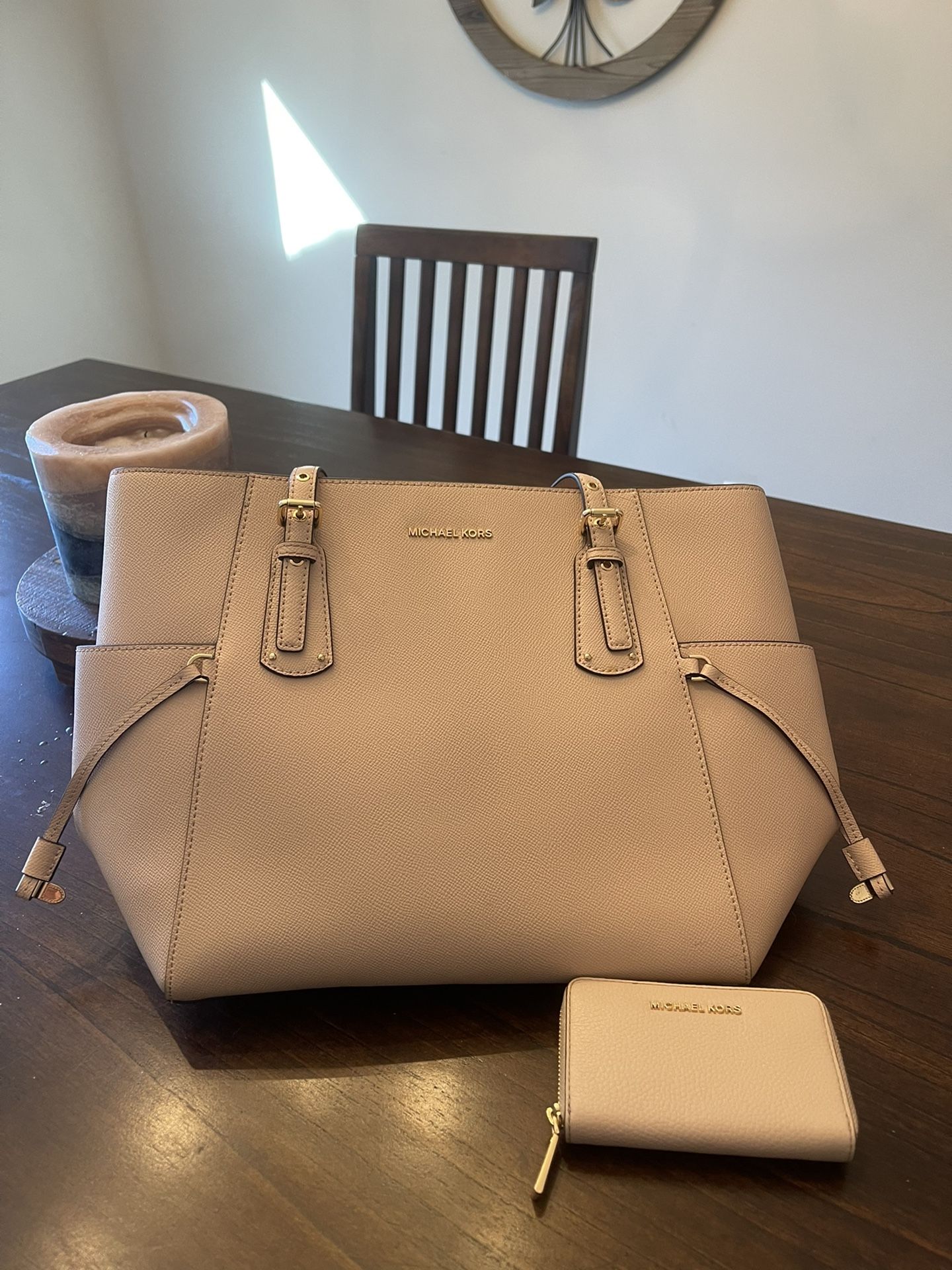 Michael Kors Voyager Tote Bag 