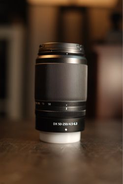 Nikon Nikkor 55-250 Zoom Lens Like New