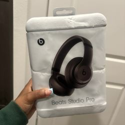 Beats Studio Pro 