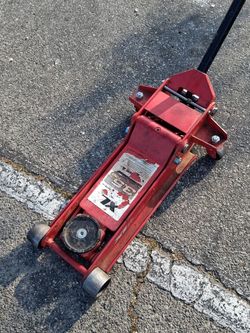 Car Jack and Power Tools Selling Now at the Corner of Orangethorpe and Brookhurst