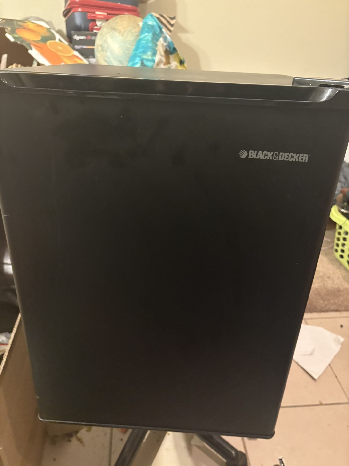 MOVING SALE SMALL FRIDGE + GE WINDOW AC